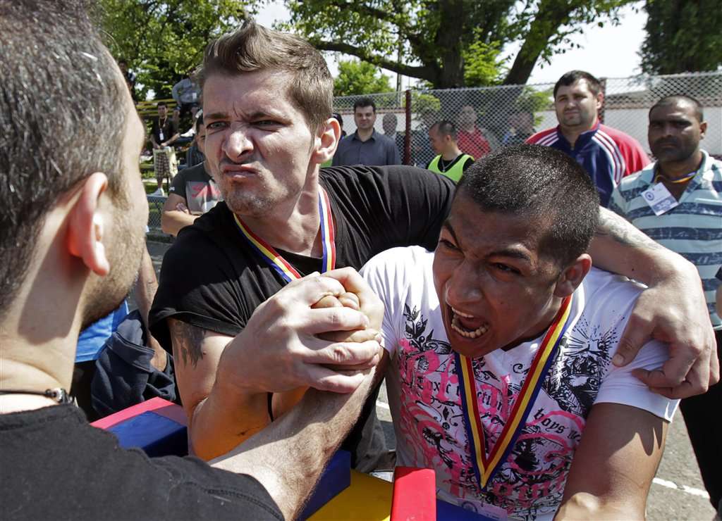 1024x740, 106 Kb / армрестлинг, физия, зубы