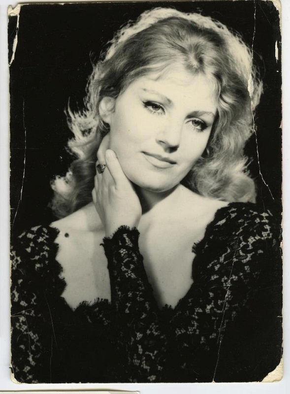 589x800, 124 Kb / Анна Герман