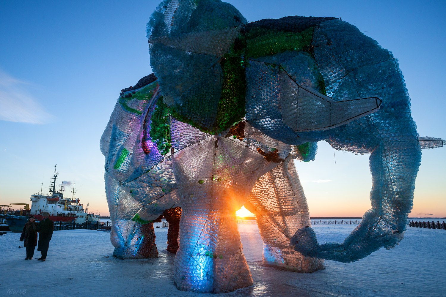 1500x1000, 354 Kb / мамонт, бутылки, Архангельск