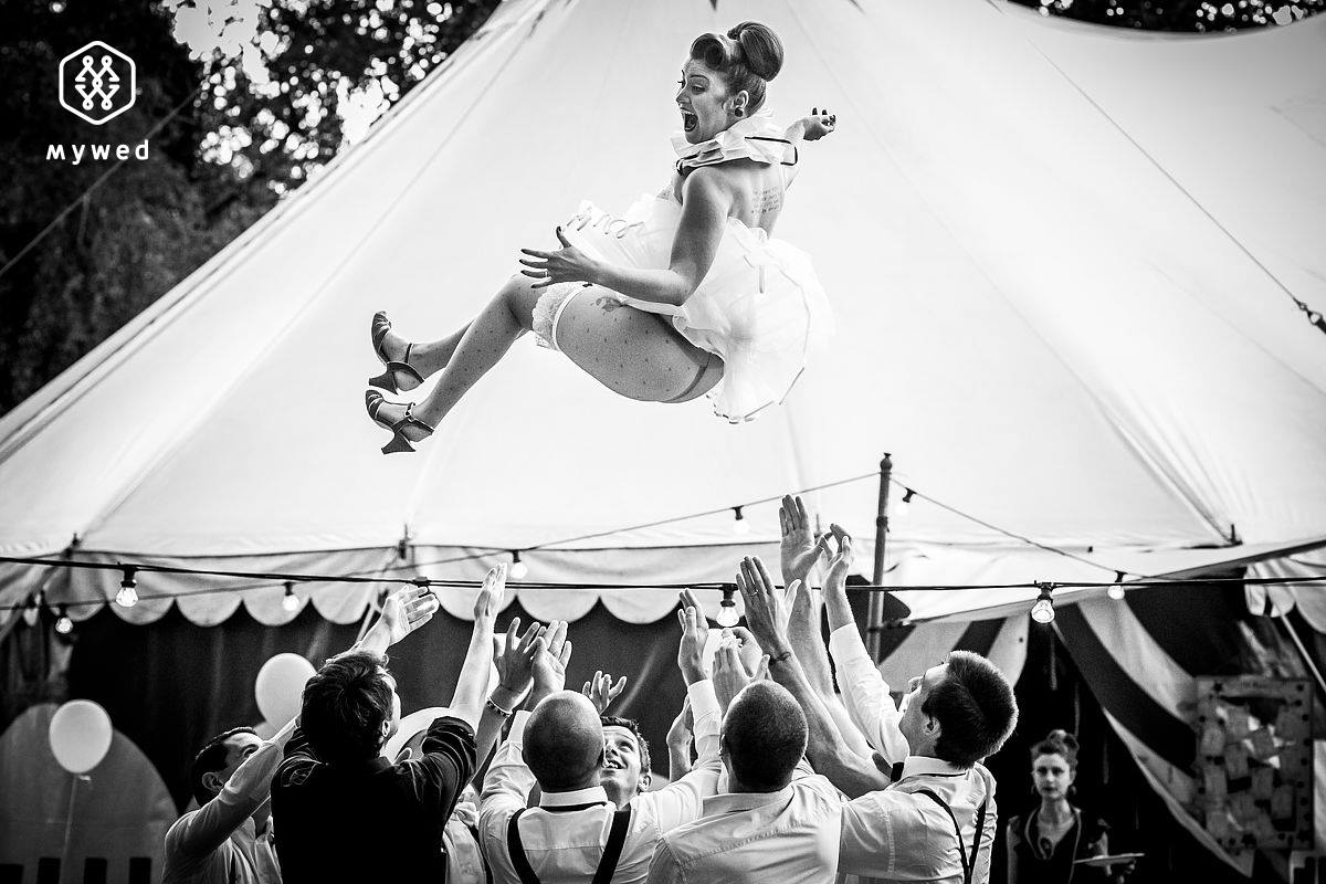 1200x800, 122 Kb / epic fail photo, конкурс фотографий, невеста, полёт, чулки, Nikon 2016