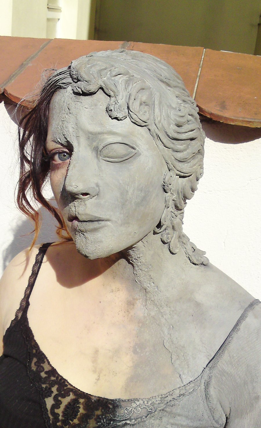 900x1475, 237 Kb / лицо, статуя, глина