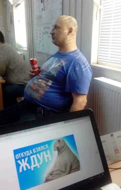 489x768, 33 Kb / ждун, истоки, ноутбук, мужчина, coca-cola, пузо