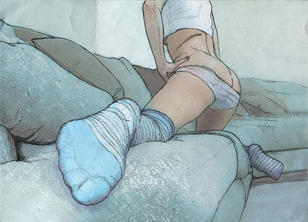 1024x738, 479 Kb / гетры, диван, попа