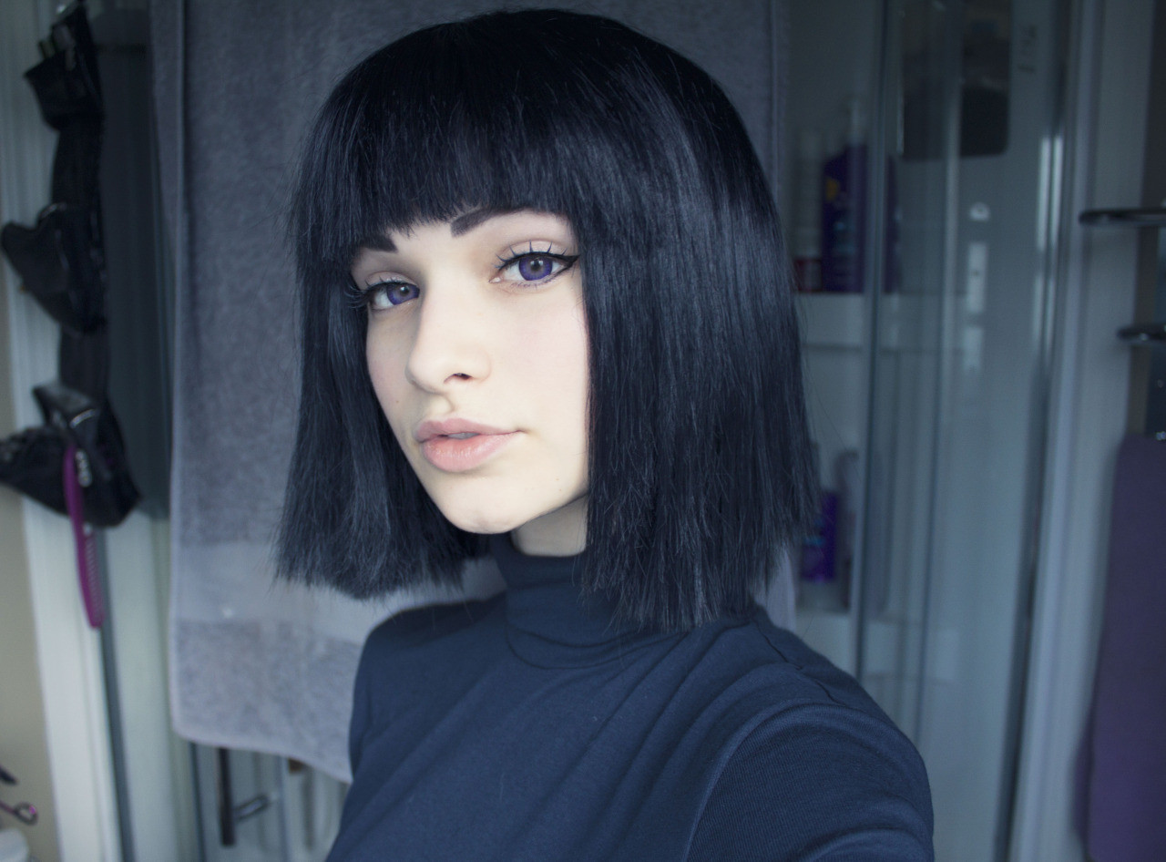 1280x946, 213 Kb / селфи, ванная, полотенце, каре, брюнет, парик