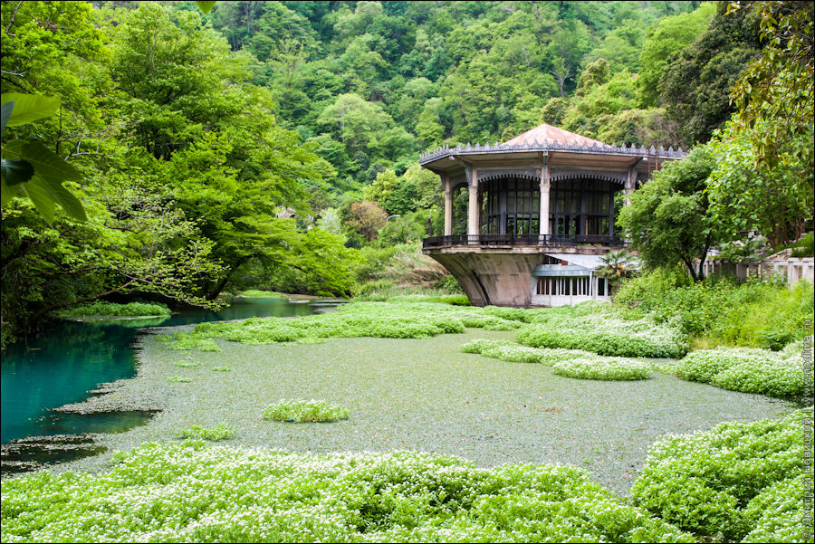 900x601, 340 Kb / вокзал, станция, абхазия, река, псырцха