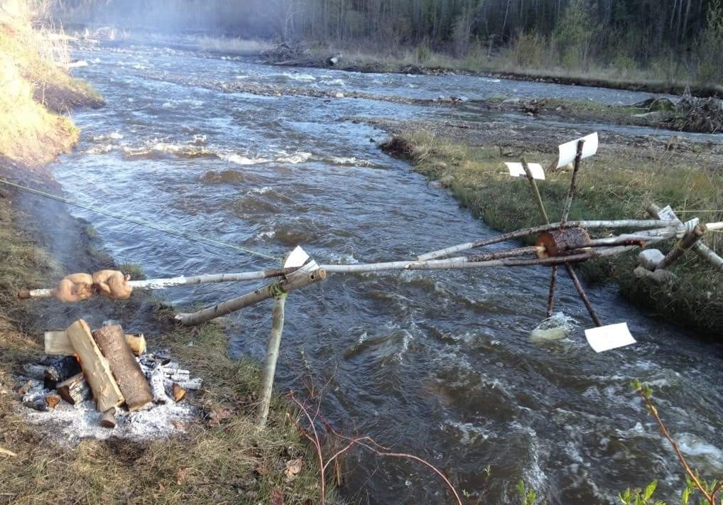 1018x711, 119 Kb / река, мельница, костер, курица, лайфхак, гриль