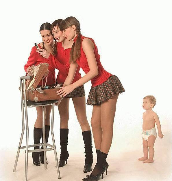 595x628, 44 Kb / ножки, ребенок, чемодан, юбки