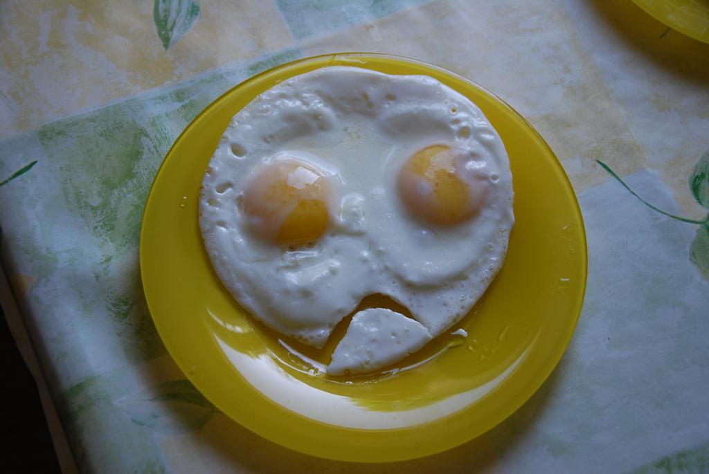 1024x685, 122 Kb / яйцо, яичница, смайлик, грусть
