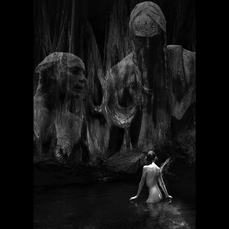 750x750, 123 Kb / женщина, вода, купается, древние боги, ч/б