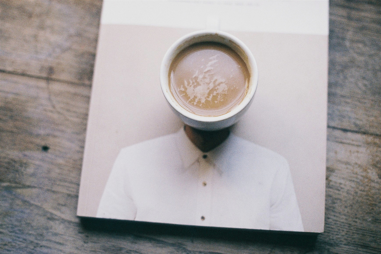 1280x854, 424 Kb / журнал, чашка, кофе, с молоком