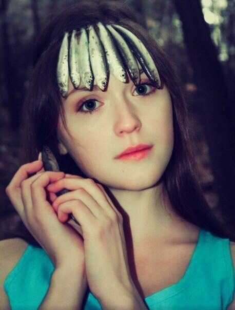 458x604, 46 Kb / рыба, шепчет, девушка, слушает, челка