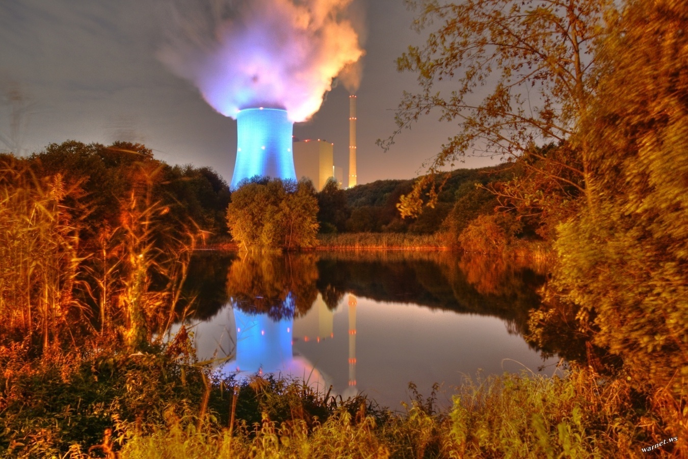 1350x900, 466 Kb / градирня, трубы, озеро, пар