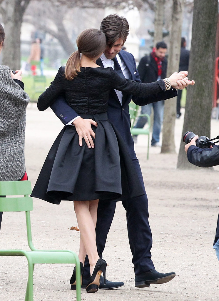 745x1024, 227 Kb / парк, мужчина, женщина, танец