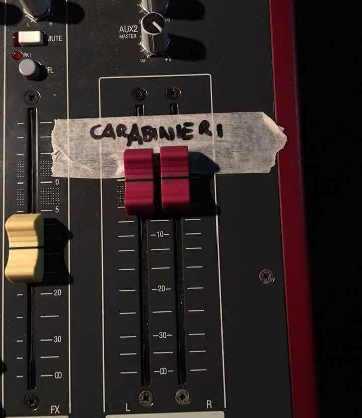 719x830, 84 Kb / громкость, скотч, полиция