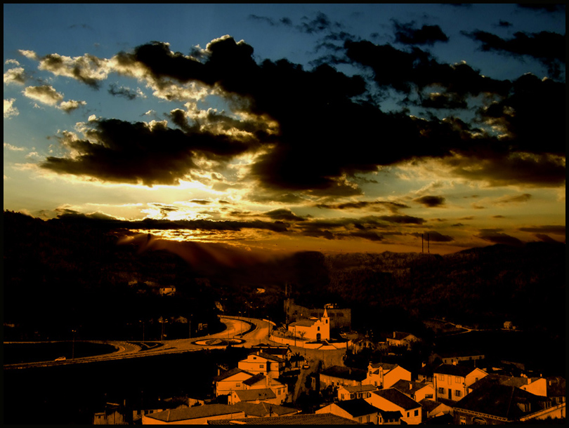 810x610, 287 Kb / небо, облака, город, сумерки, закат