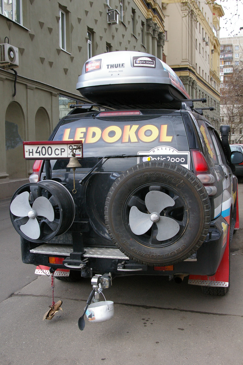 800x1203, 284 Kb / машина, джип