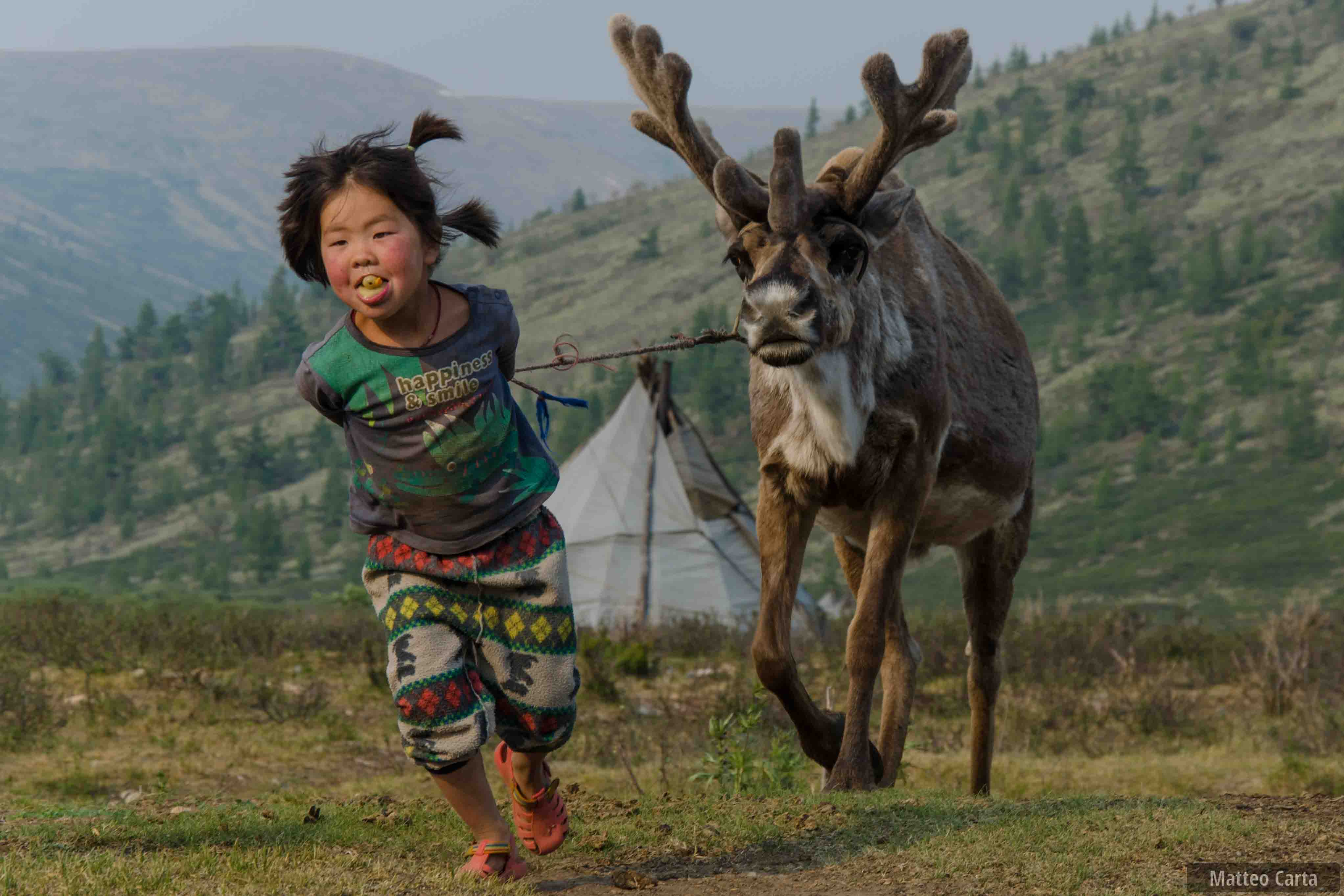 4090x2727, 261 Kb / олень, девочка