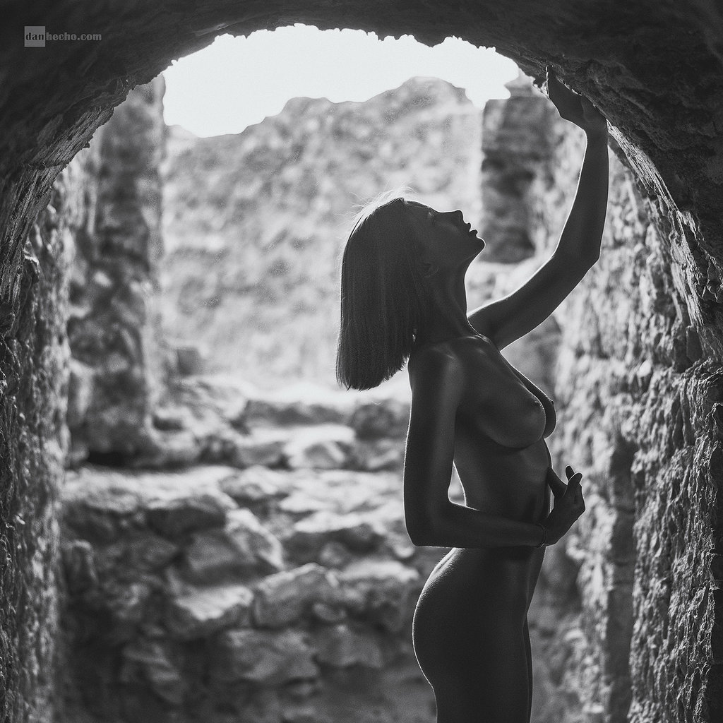 1024x1024, 202 Kb / развалины, арка, замок, danhecho, ч/б