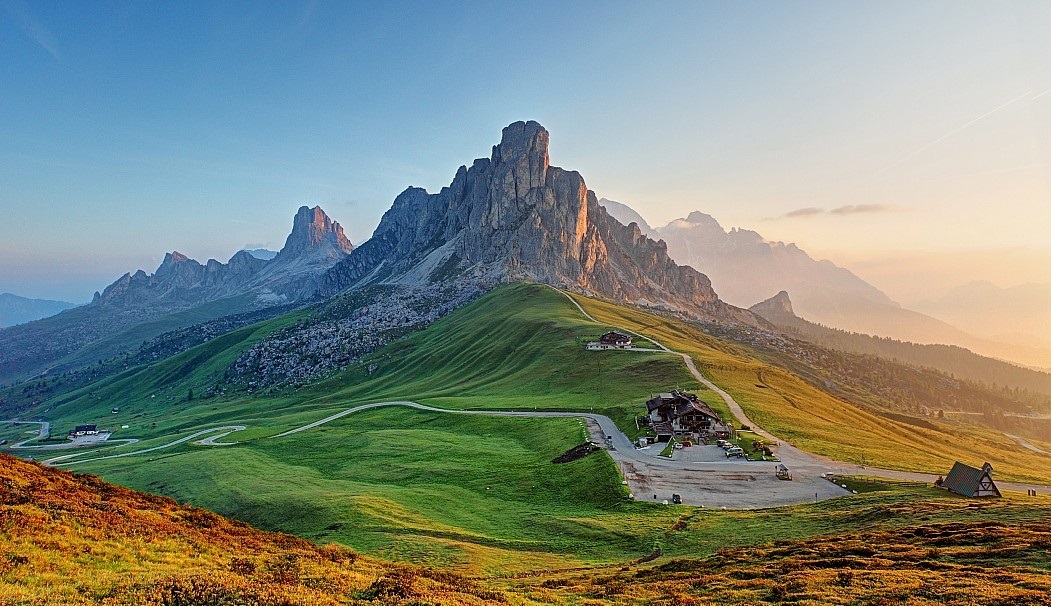 1051x607, 279 Kb / горы, пейзаж