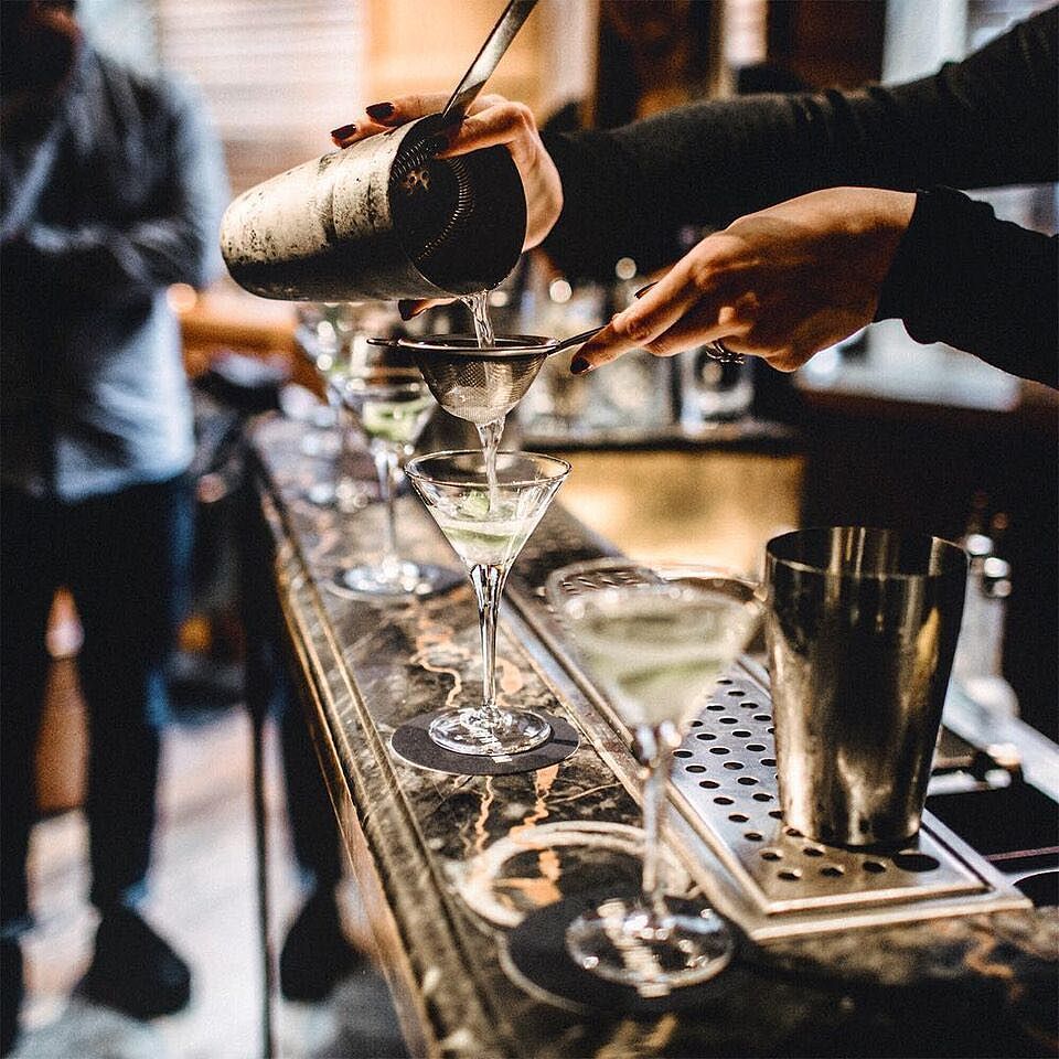 960x960, 181 Kb / бар, бокалы, коктейли