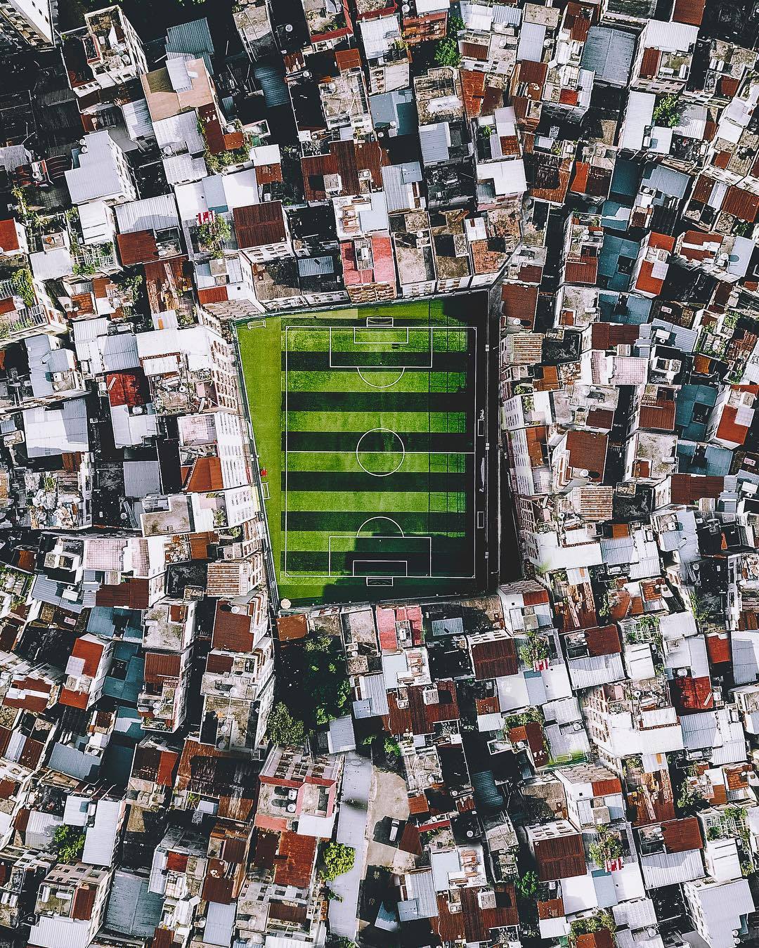 1080x1349, 503 Kb / футбольное поле, вид сверху