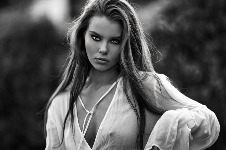 900x600, 78 Kb / ч/б, взгляд, глаза, сосок