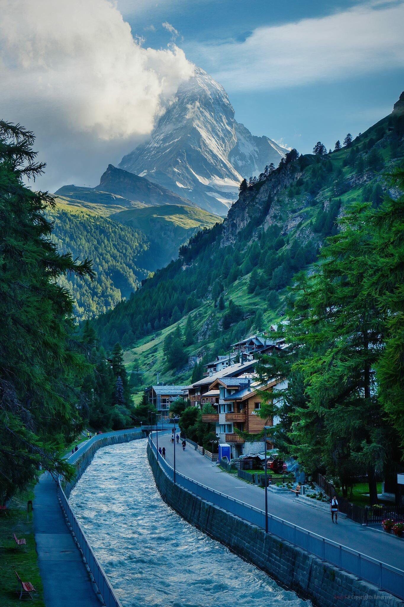 1365x2048, 513 Kb / горы, вода, зелень, канал