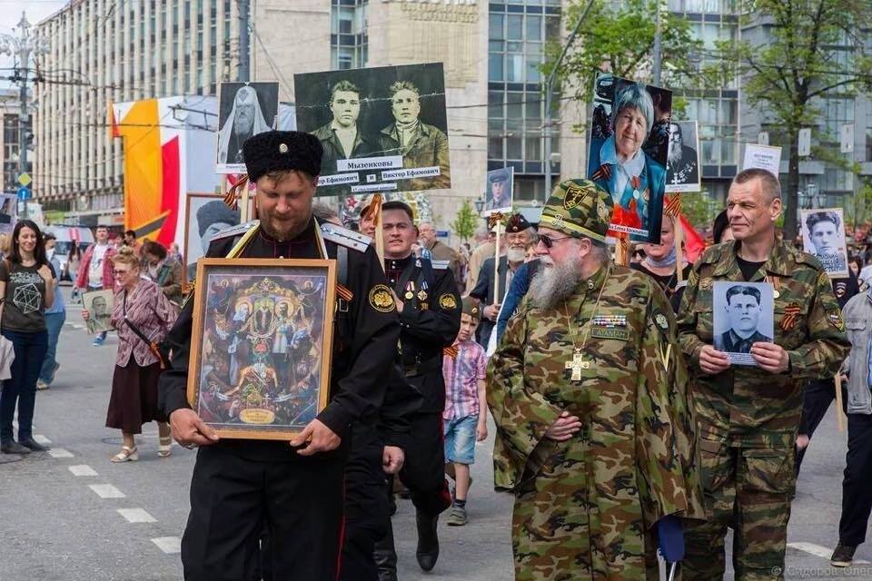 960x640, 117 Kb / парад, казаки, боевые попы, бесы, бессмертный полк, патриарх, политота, пгм