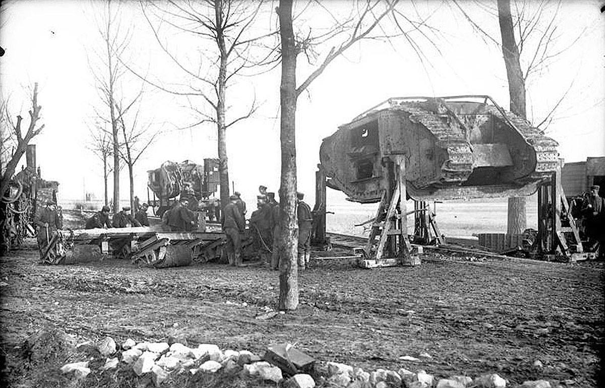 1200x770, 180 Kb / первая мировая, танк, домкрат