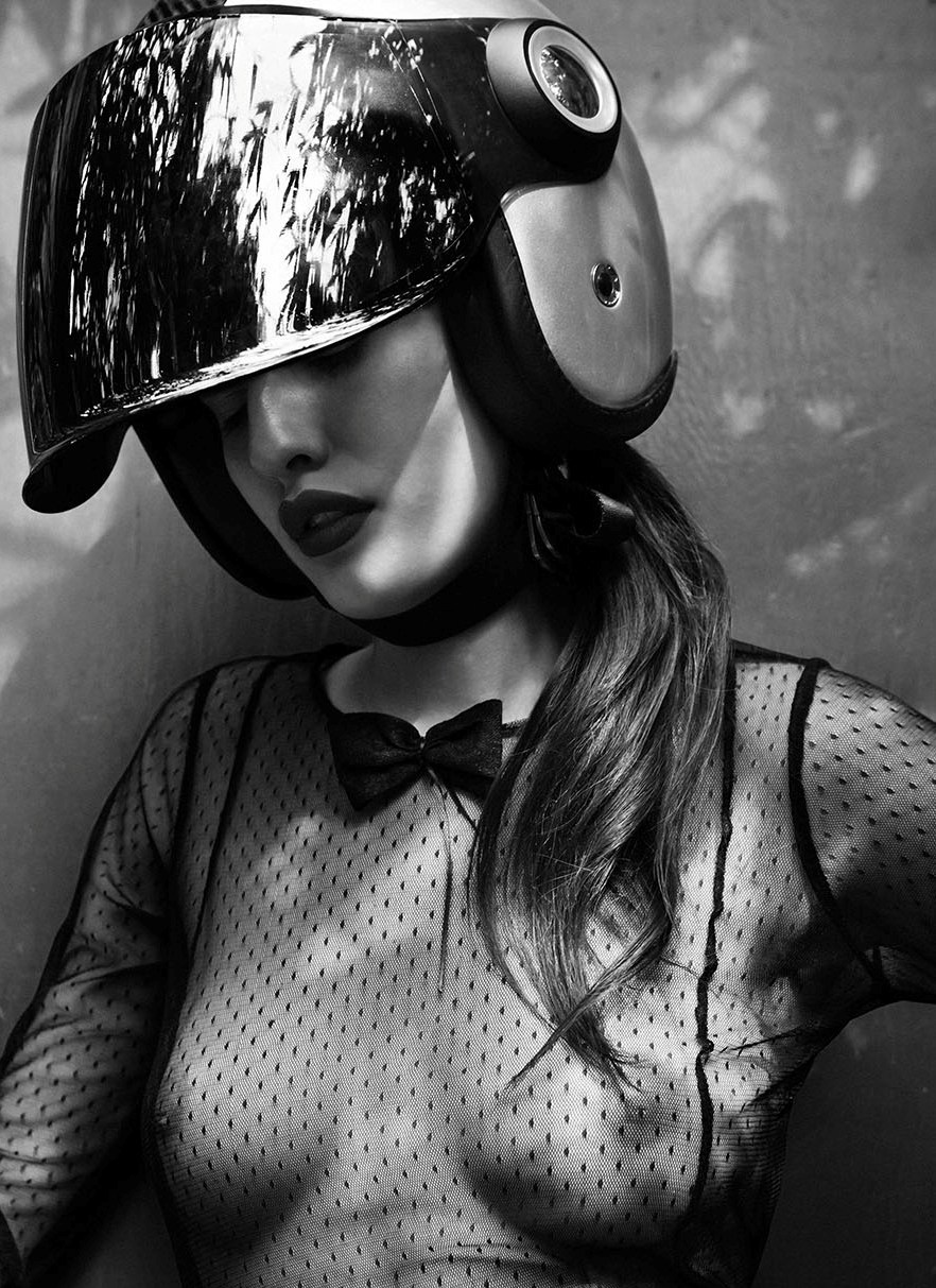 882x1213, 292 Kb / шлем, забрало, шифон, ч/б, бабочка, галстук, гипюр