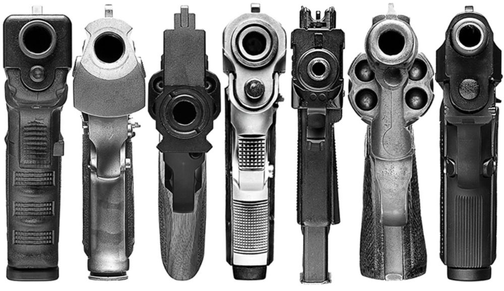 1000x577, 97 Kb / оружие, пистолет, револьвер, лицом, дуло