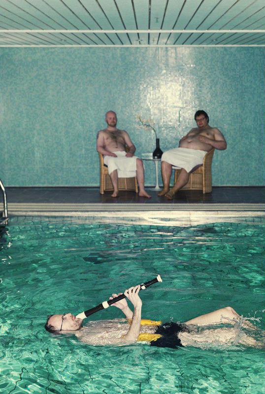 538x800, 84 Kb / баня, бассейн, кларнет