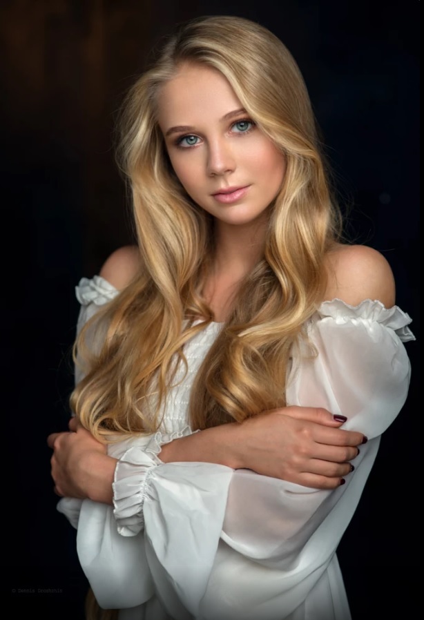 614x898, 99 Kb / блондинка, сорочка