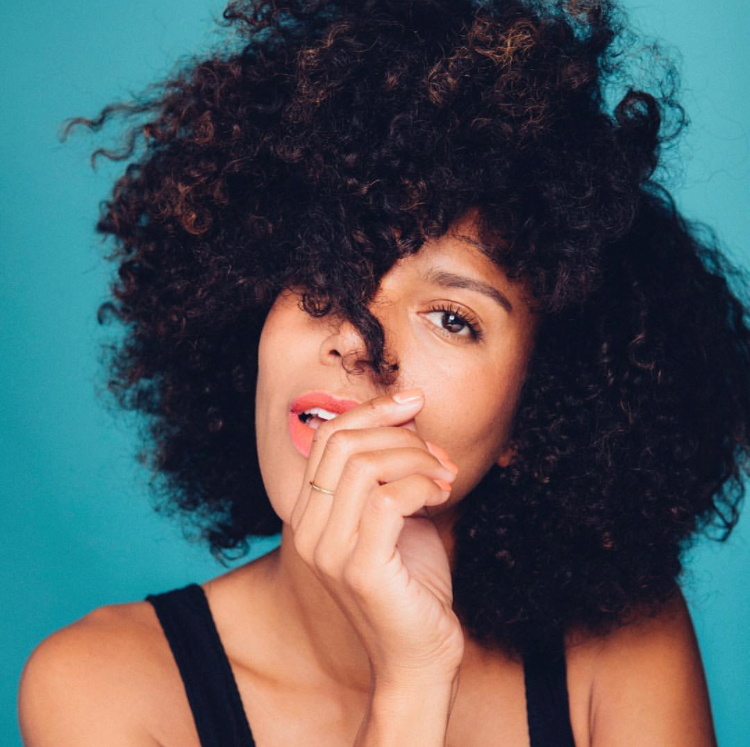 750x747, 536 Kb / кучерявая, кудряшки, губы, кольцо