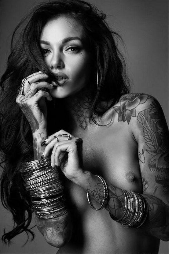 553x830, 66 Kb / браслеты, тату, ч/б