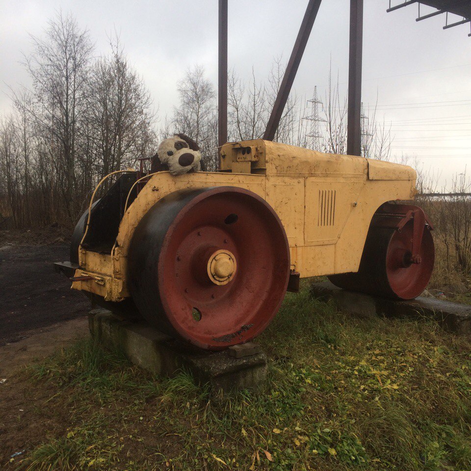 960x960, 258 Kb / каток, собака, памятник