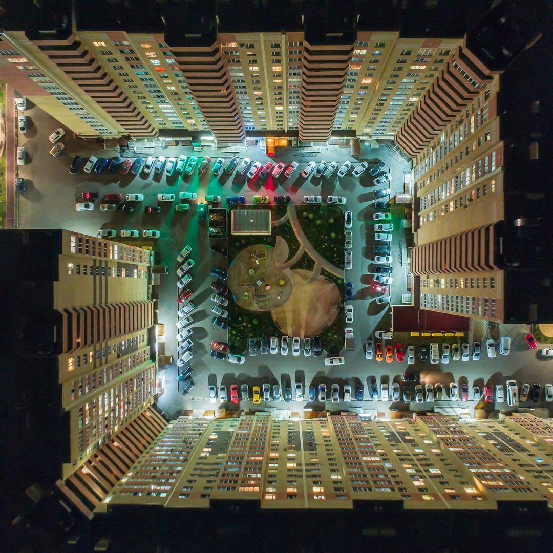 1080x1080, 200 Kb / дома, двор, машины, вид сверху,