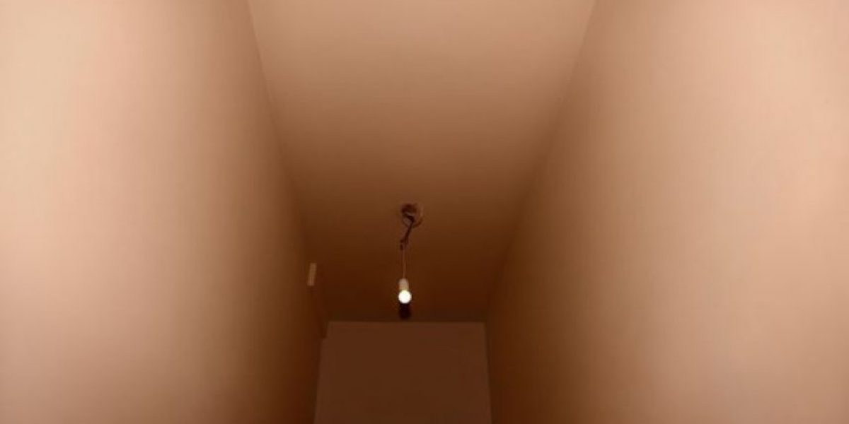 1200x600, 25 Kb / лампочка, стены, потолок, промежность