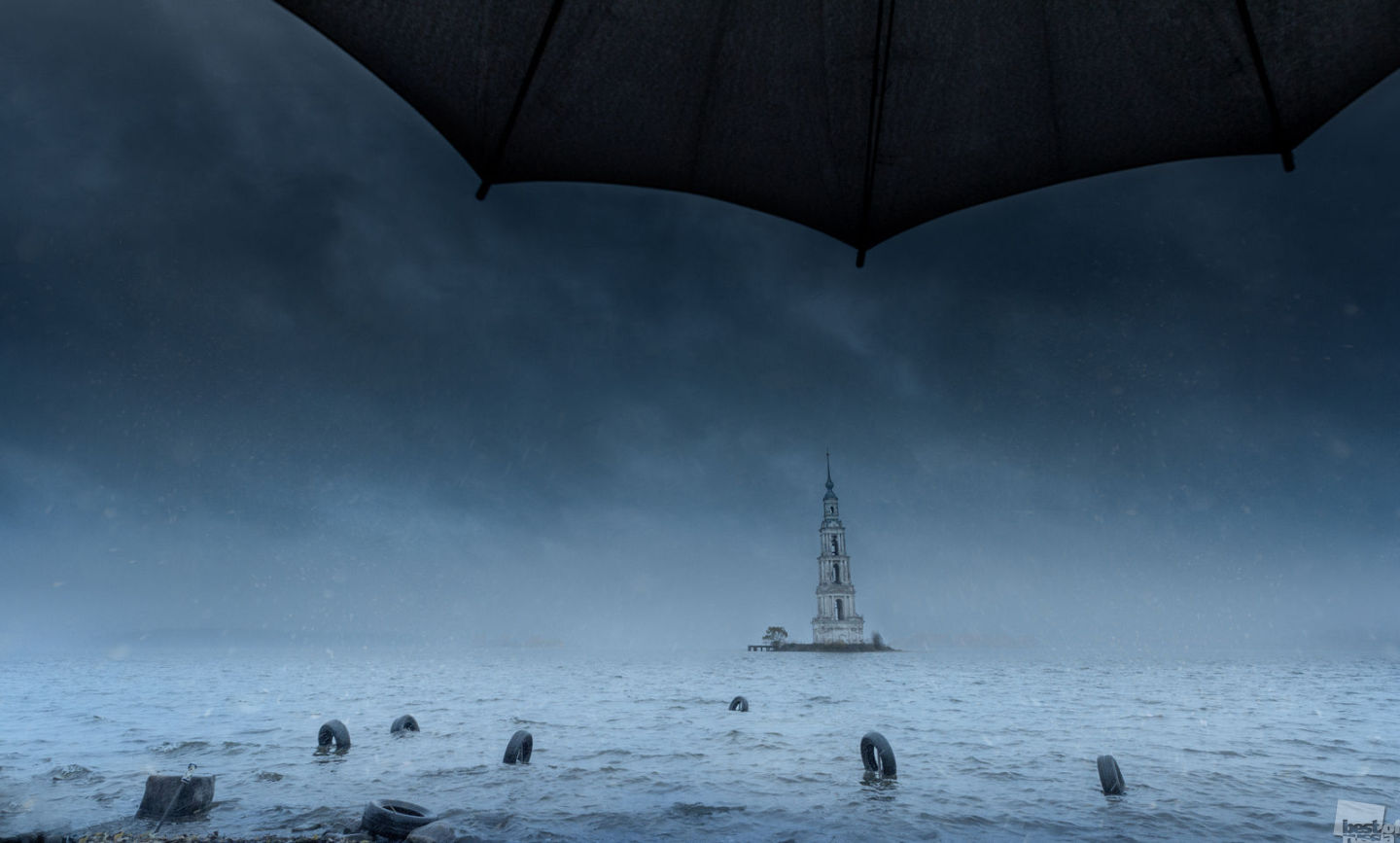 1440x867, 109 Kb / колокольня, дождь, зонт, шины