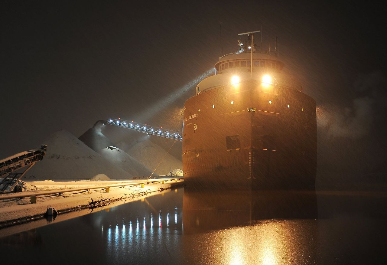 1280x876, 115 Kb / корабль, судно, сухогруз, порт, снег, уголь