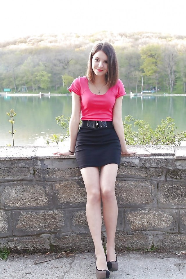 640x961, 174 Kb / малолетка, озеро, ноги