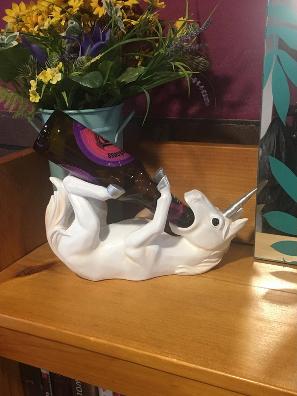 600x800, 128 Kb / букет, единорог, бутылка, подставка