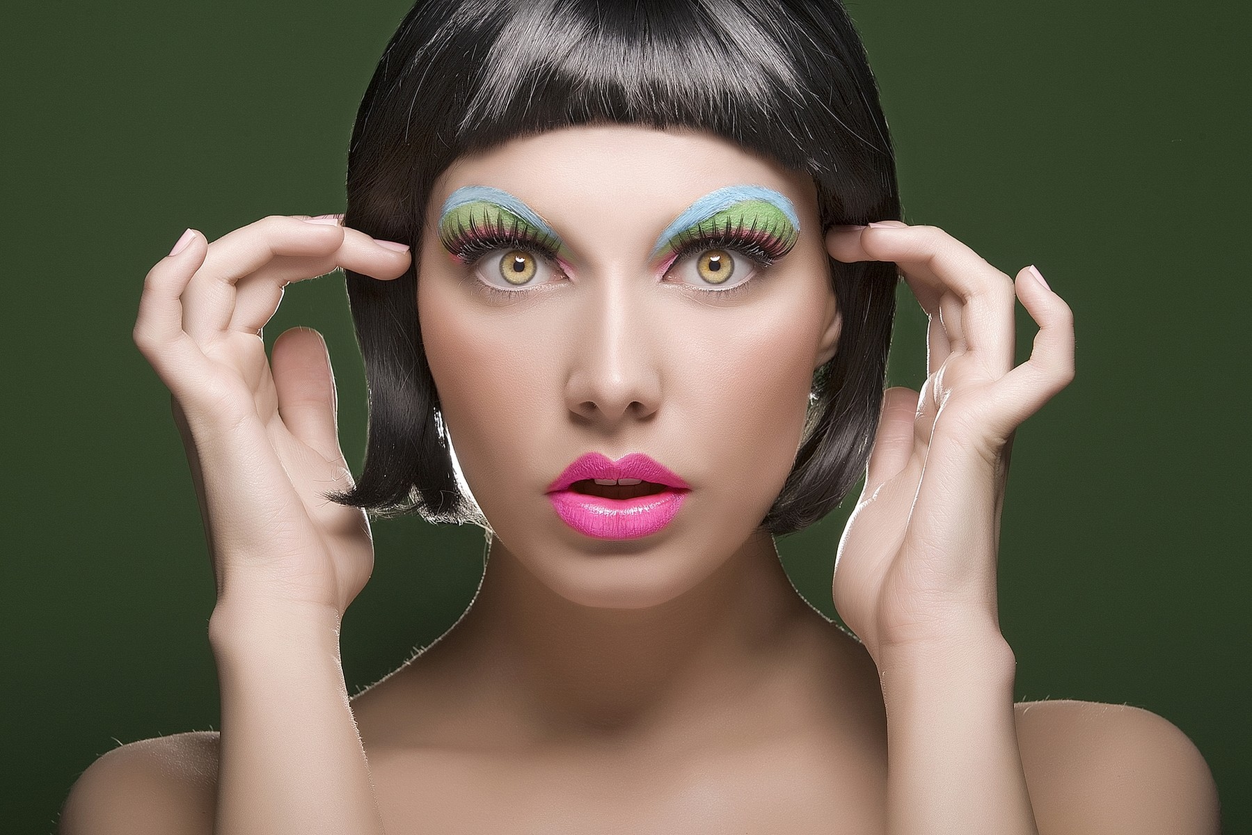 1799x1200, 486 Kb / макияж, брюнетка, ресницы, глаза