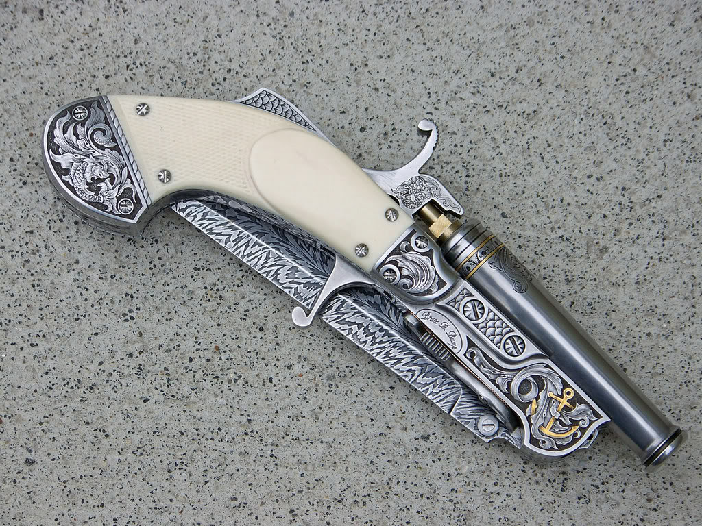 1024x768, 303 Kb / пистолет