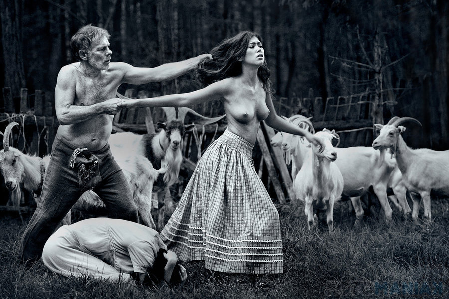 900x599, 160 Kb / козлы, ббпе, ч/б, топлесс, мужик