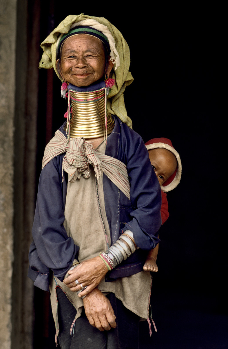 787x1200, 221 Kb / женщина, ребенок, слинг, кольца, украшения, традиции