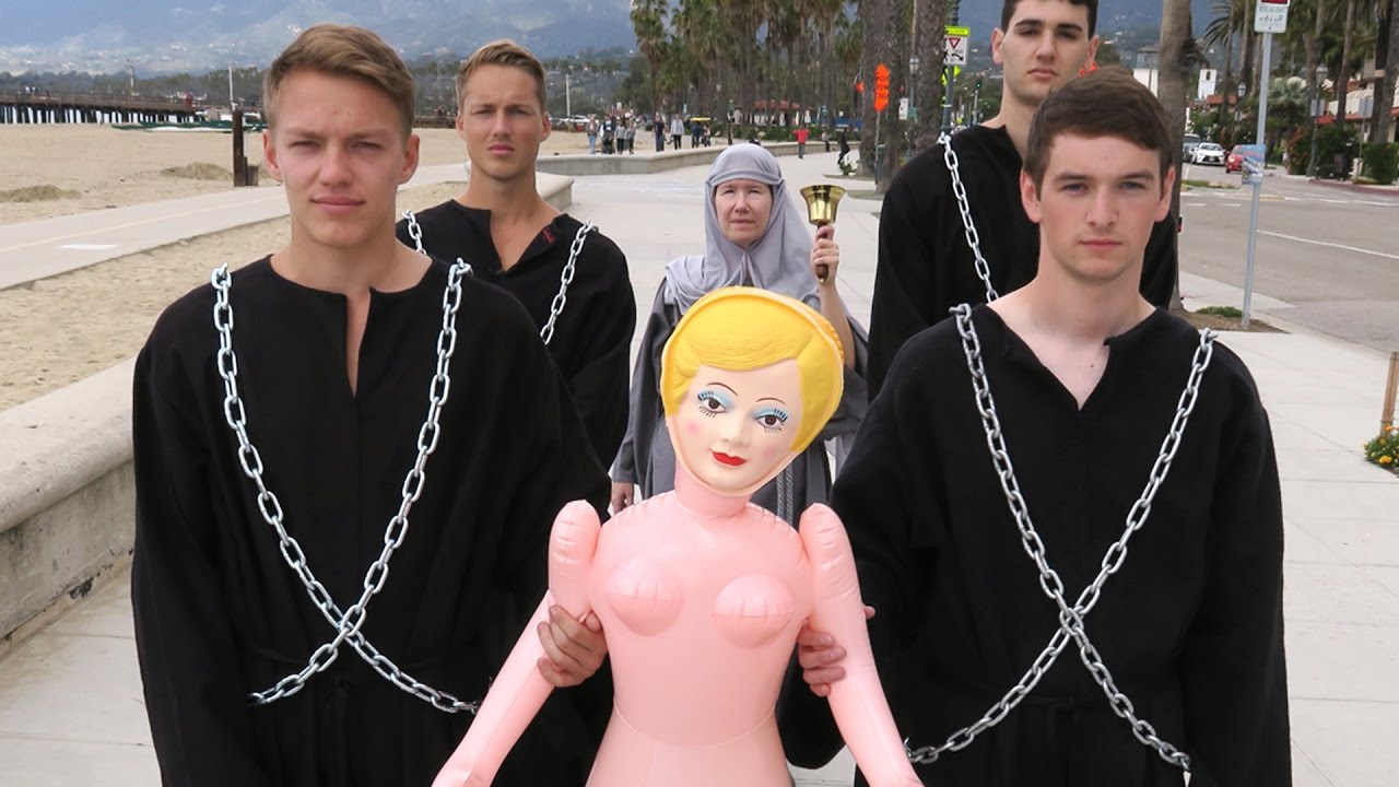 1280x720, 126 Kb / цепи, процессия, кукла, косплей