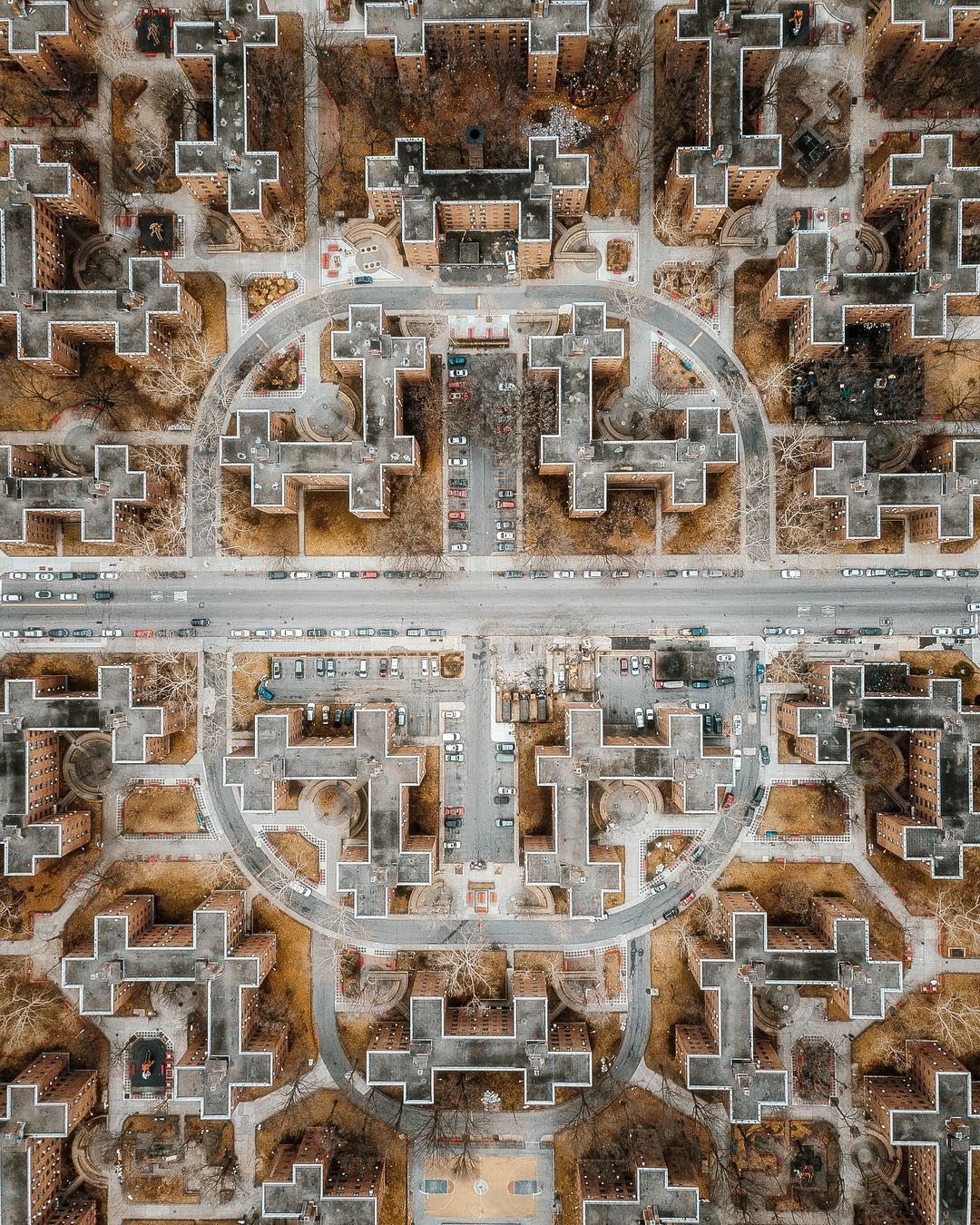 1080x1350, 412 Kb / Город, сверху, дома, дороги, симметрия