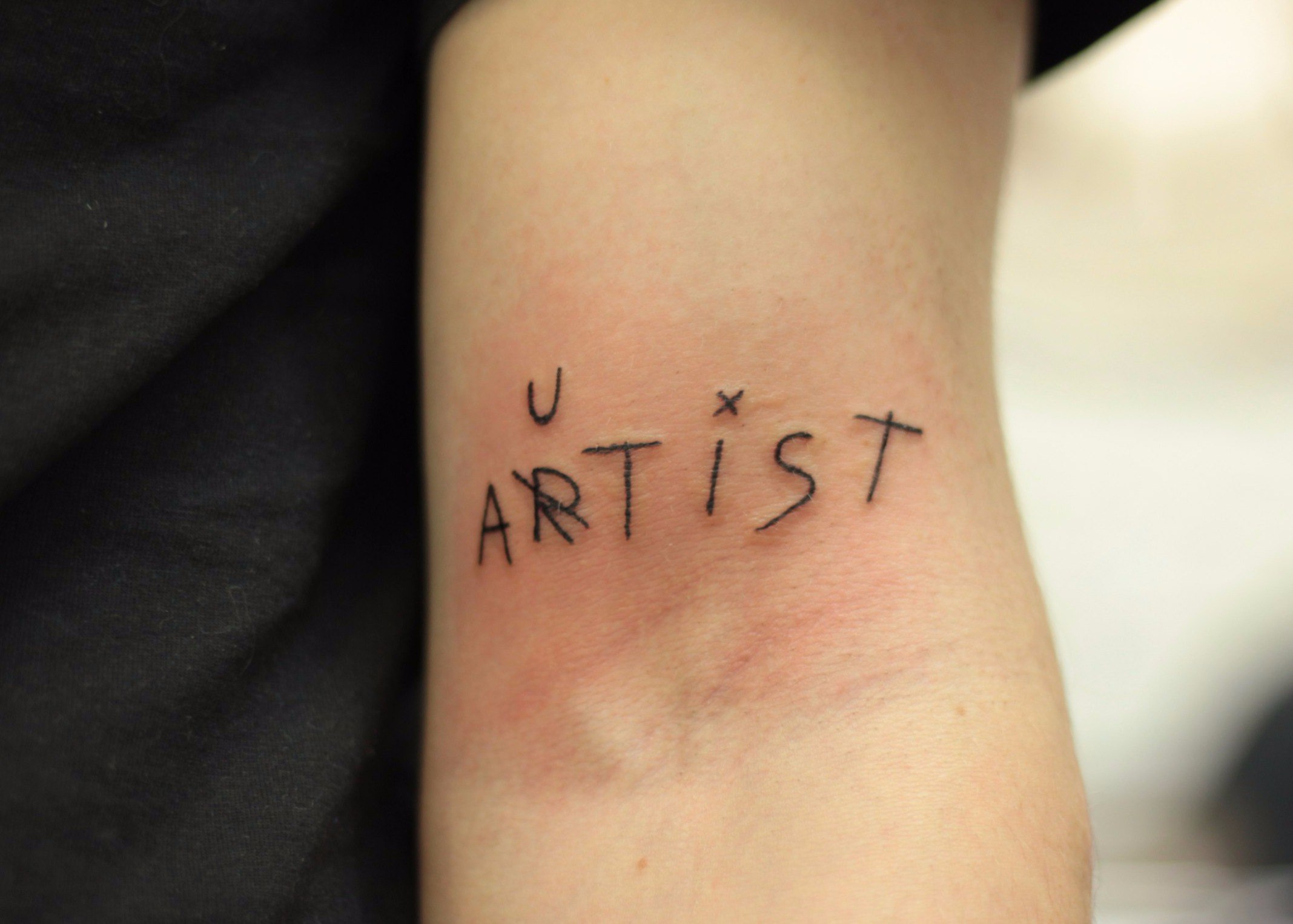 2135x1526, 256 Kb / тату, художник, аутист