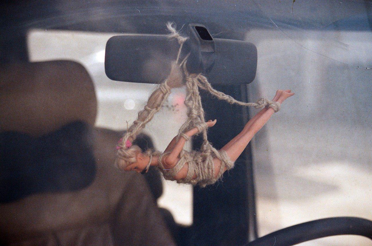 1280x848, 201 Kb / барби, авто, шибари